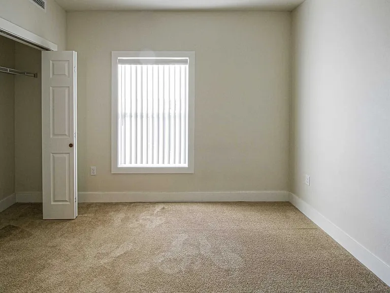 Auburn Ridge Apartments — Photo 14