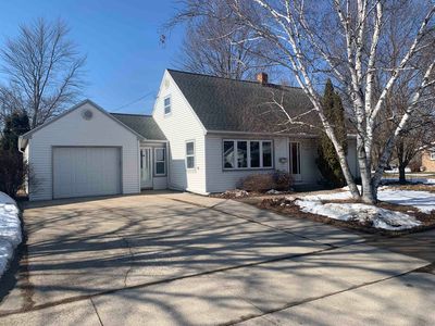 709 Lee Ave, BRILLION, WI, 54110