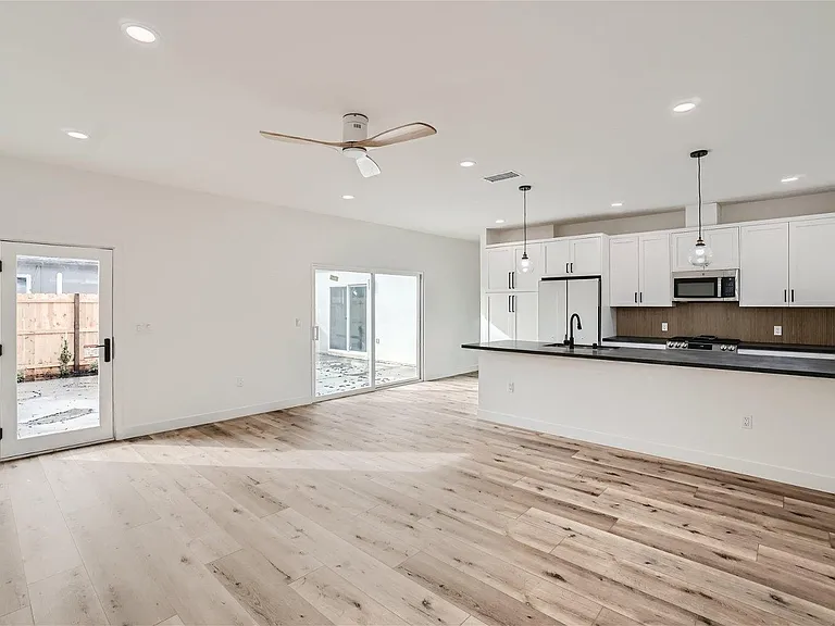 6264 Stewart St — Photo 7