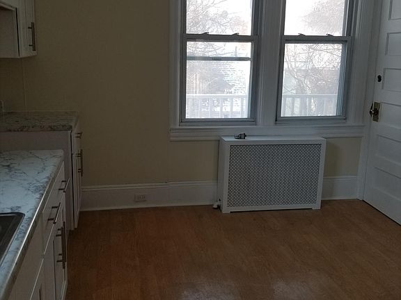 3rd image of 222 Westervelt Ave Floor 1