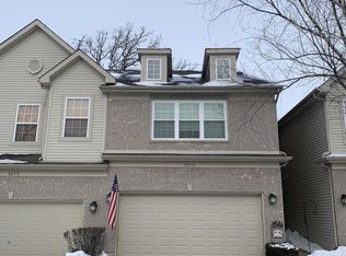 5273 Pebble Ln, Prairie Grove, IL 60012