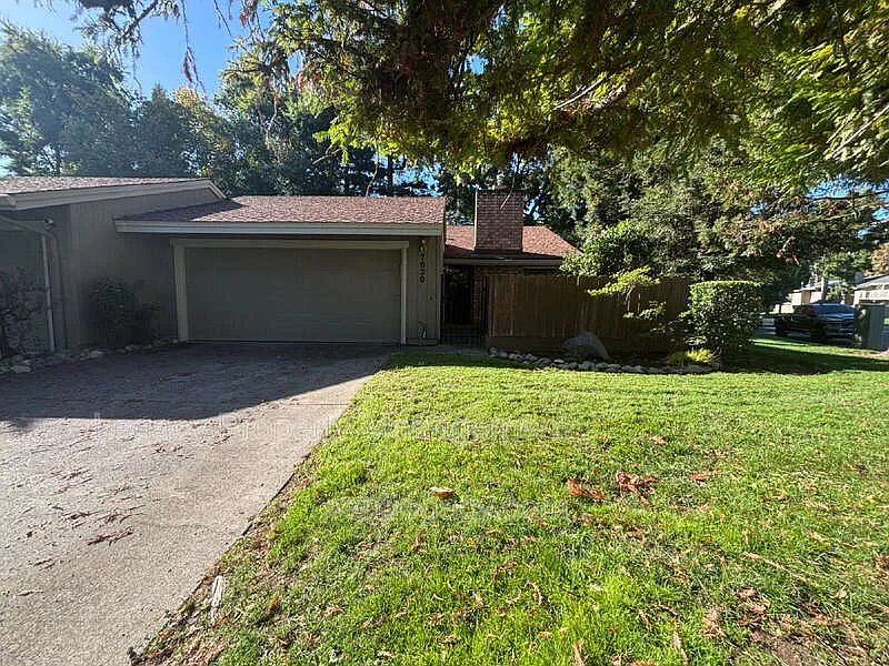 7020 La Costa Ln