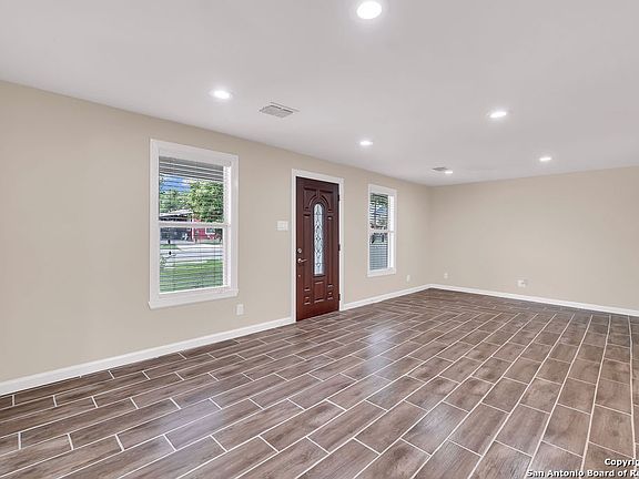 2nd image of 1435 ESTANCIA