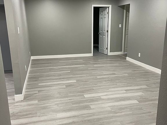 2nd image of 6811 Woodbine Ave