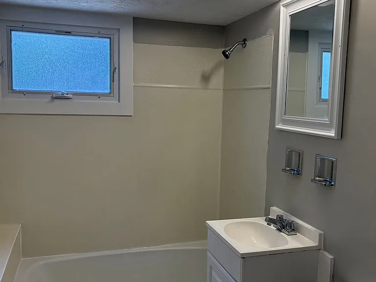 2507 Brookview Blvd — Photo 6