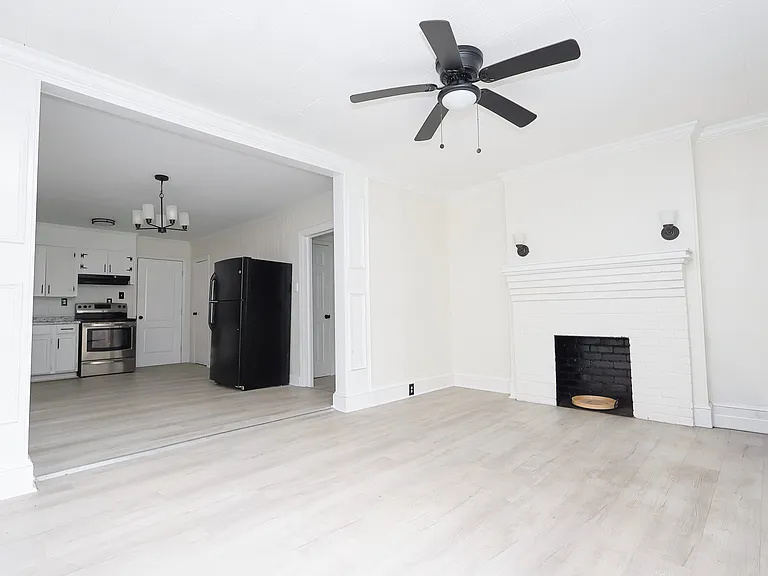 209 Calhoun St — Photo 5