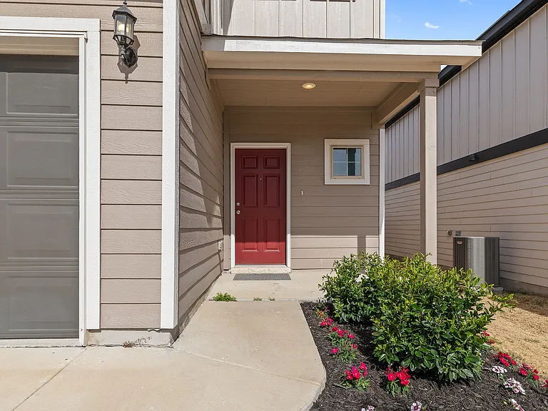 201 Katie Elder Dr — Photo 3