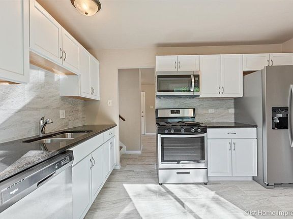 5th image of 305 Herndon St