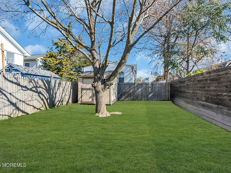 510 Lareine Ave — Photo 40