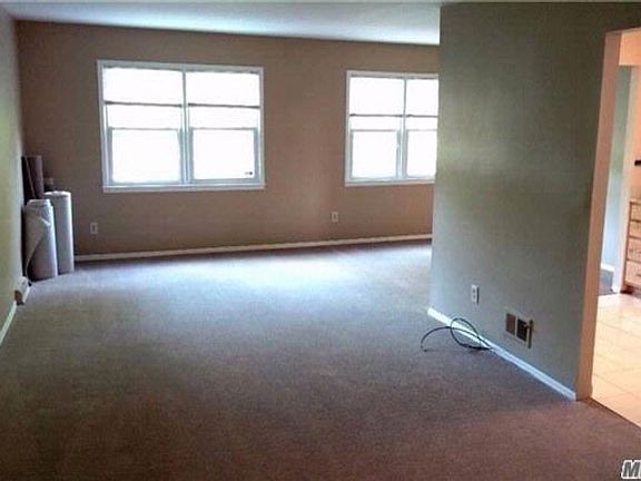 4th image of 1567 209th St #2