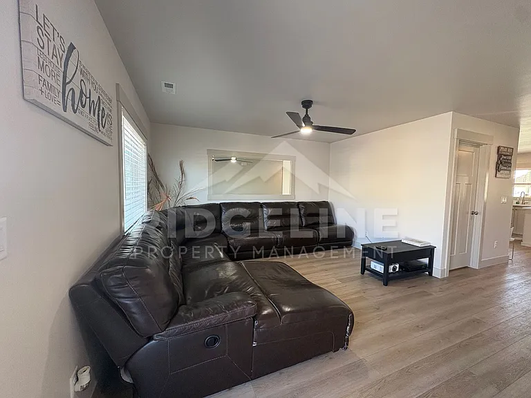 1322 Boston Ct — Photo 3