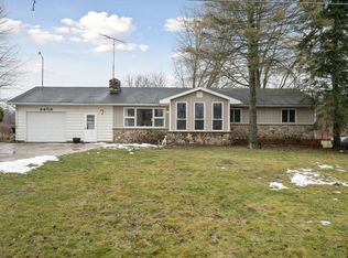 8409 W Rolston Rd, Linden, MI 48451