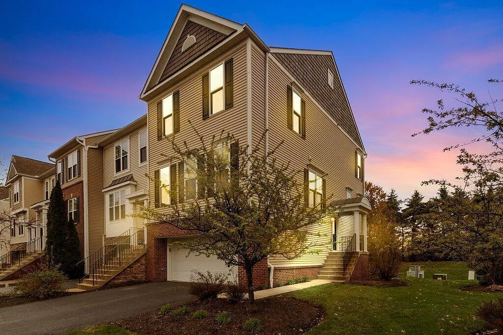 6165 Cenpac Ave — Photo 1
