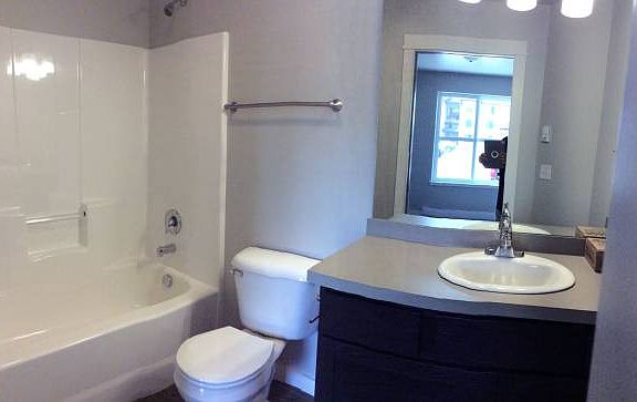 5th image of 368 Enterprise Blvd Unit 16