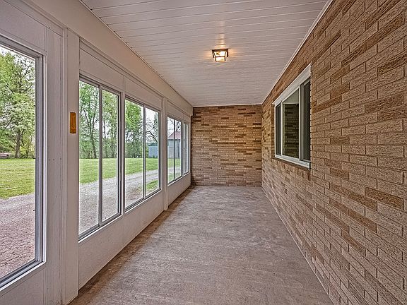 5th image of 353 Thompson Hill Rd