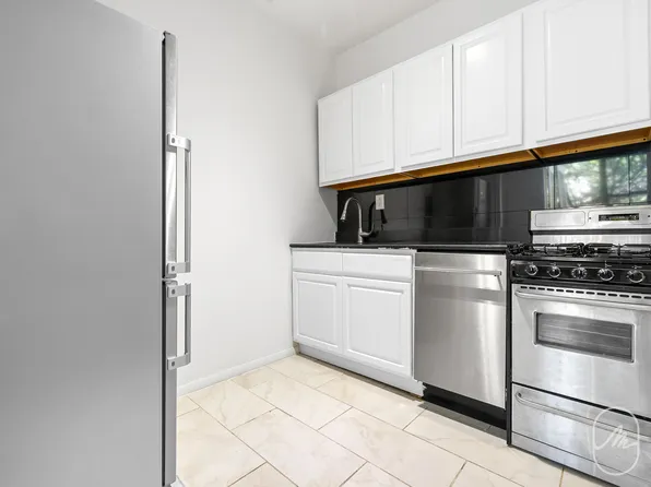 307 West 29th Street image 6 of 12