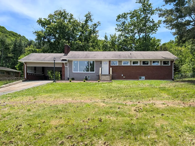 111 Brumley Cir — Photo 1
