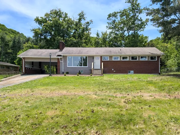 111 Brumley Cir, Lebanon, VA 24266