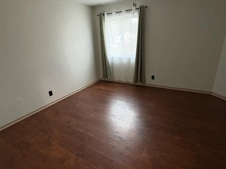 2135 NE 45th Ave — Photo 12