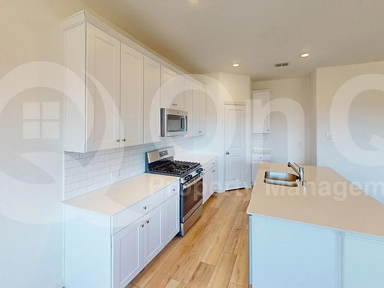 1108 Chip St — Photo 4