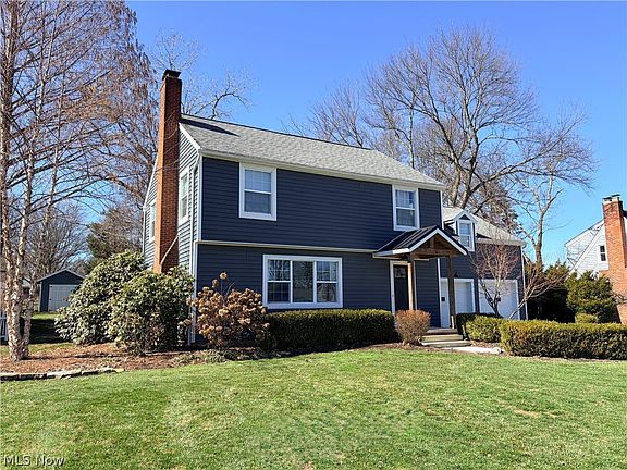 3rd image of 2240 Grandview Ave