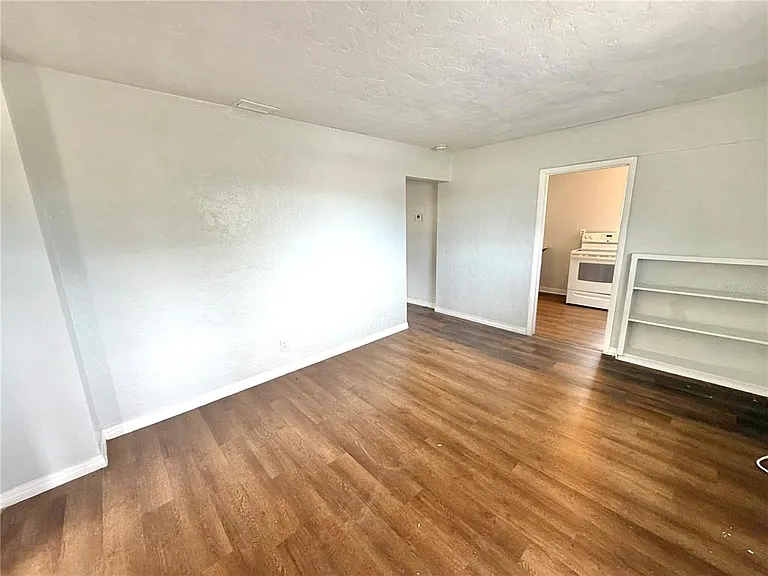 1320 18th Ave S — Photo 3
