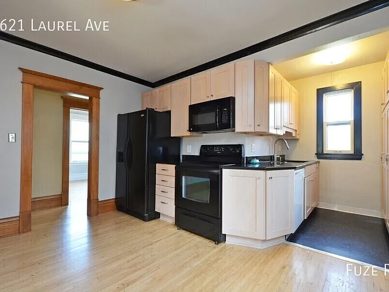 1621 Laurel Ave — Photo 8