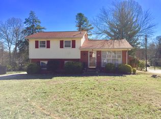 3917 Raintree Dr, Greensboro, NC 27407