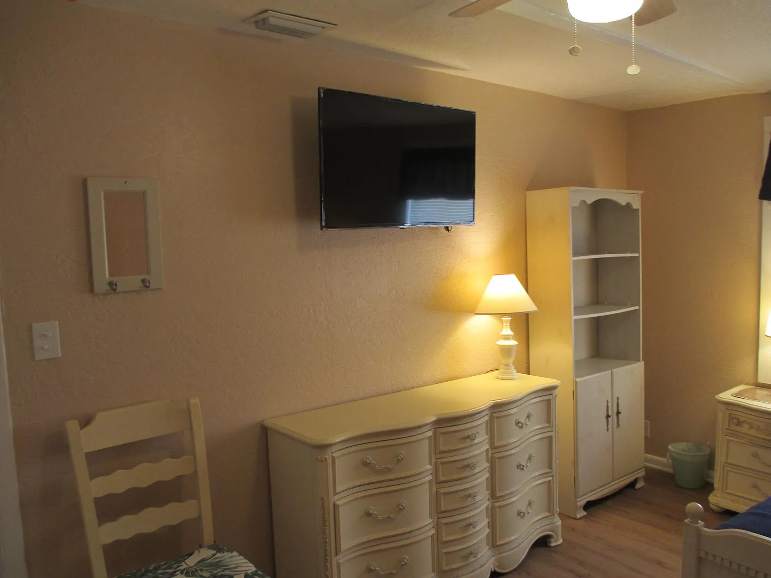 6 bed, 1.5 bath, 1200 sqft, $630 — Photo 3