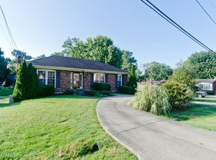 8606 Michael Ray Dr, Louisville, KY