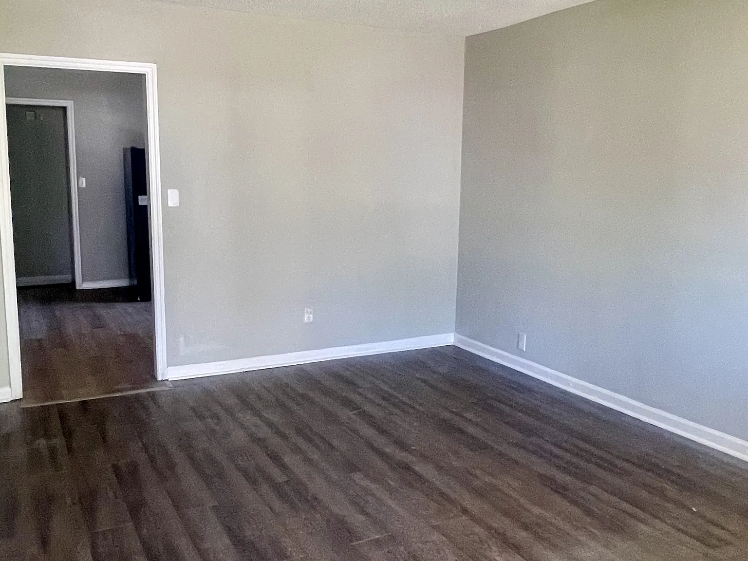 1210 Sheridan Ave - 1 — Photo 2