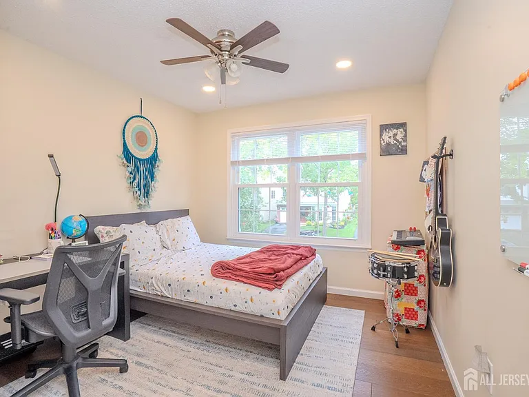 63 Carlisle Ct — Photo 32