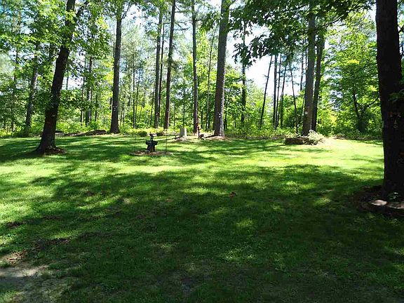 3rd image of 253 Lovers Ln