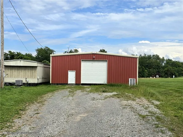 2512 Boring Ln, East Liverpool, OH 43920