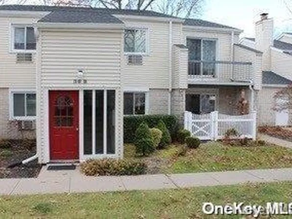 36 Richmond Boulevard #2B, Ronkonkoma, NY 11779