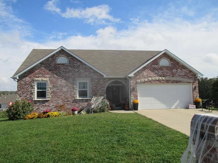 2nd image of 1048 Arrowhead Ln