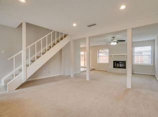 2055 Clubview Dr, Carrollton, TX 75006