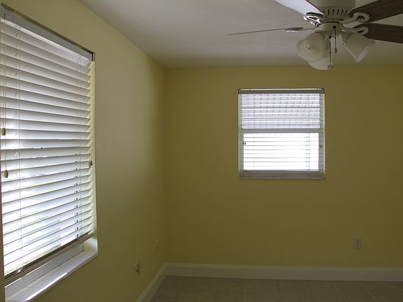 bedroom y
