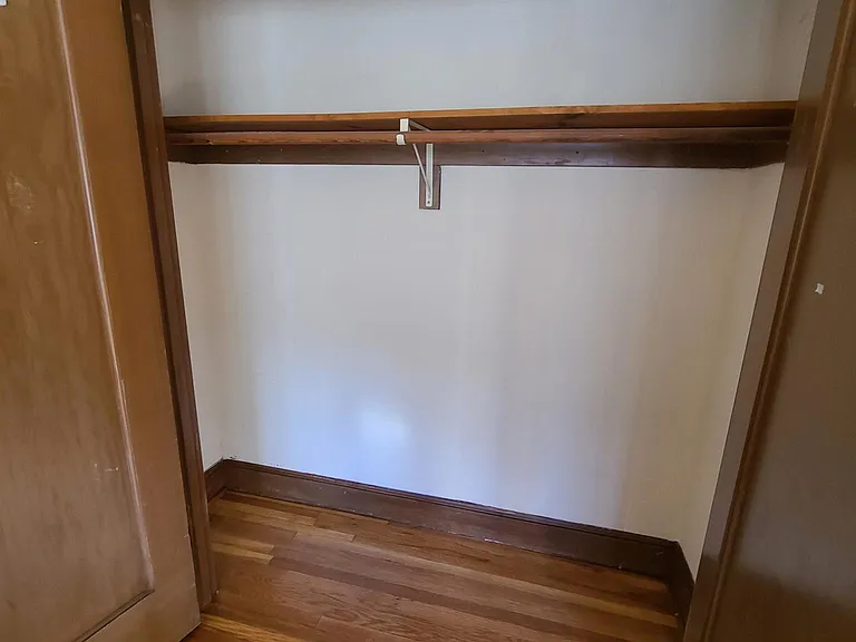 1828 Walnut St — Photo 8