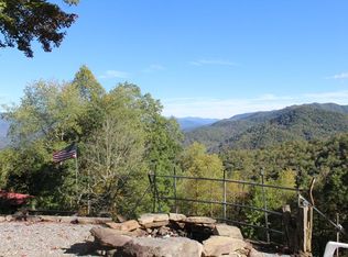 22 Oak Ridge Ln, Whittier, NC 28789