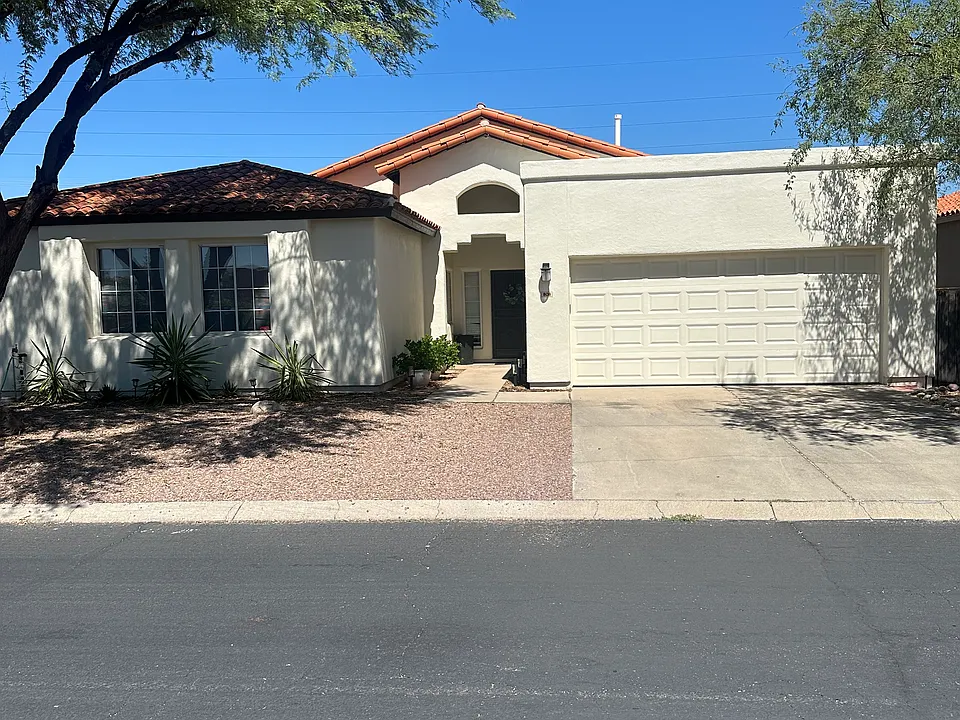 808 W Clear Creek Way