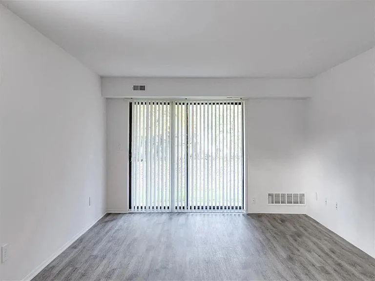 Thornberry Apartments — Photo 15