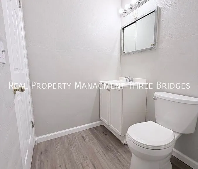 8418 Bayberry Dr — Photo 9