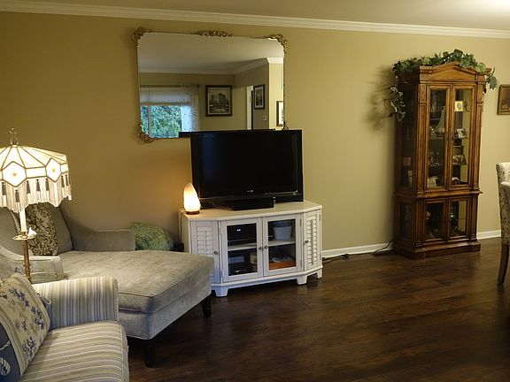 5th image of 7348 Winthrop Way Unit 8