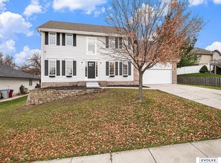 15721 Timberlane Dr, Omaha, NE 68136