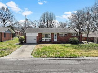 628 Roanoke Dr, Edwardsville, IL