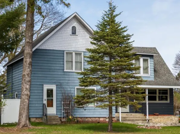 33618 S Water St, Drummond Island, MI 49726