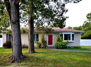 195 Leonard St, Holbrook, NY 11741