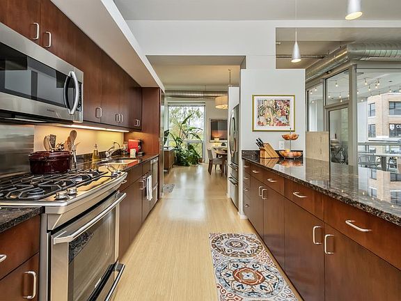 4th image of 111 10th St Unit 204
