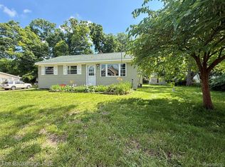 3657 Jackson Blvd, White Lake, MI 48383